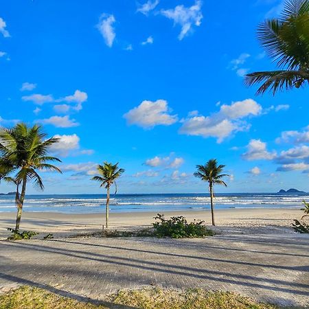 과루자 Praia Da Enseada - Predio Com Area De Lazer E Garagem 아파트 외부 사진